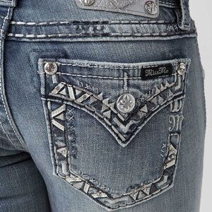 Miss Me Signature Straight Leg Jeans Medium Blue Wash Sz 29”/33”